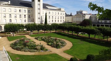 hostellerie du bon pasteur exterieur jardins Angers Pays de la Loire